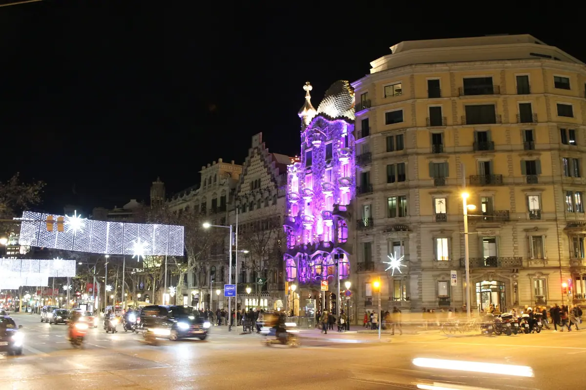 Casa Batlló lit up at night on Passeig de Gràcia