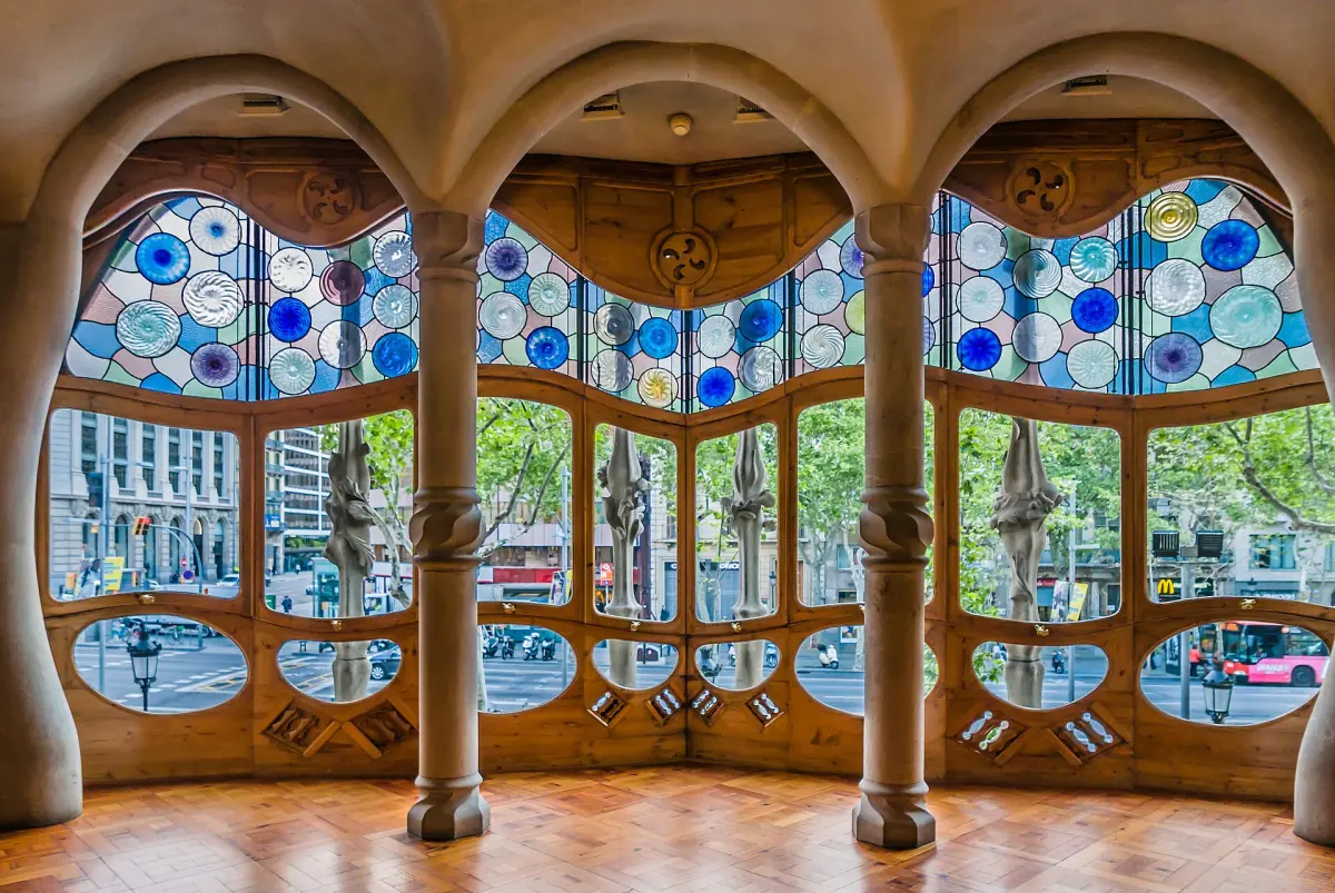 The salon of the noble floor with its stained-glass windows