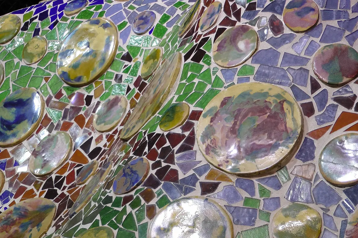 Broken-tile mosaic on the roof