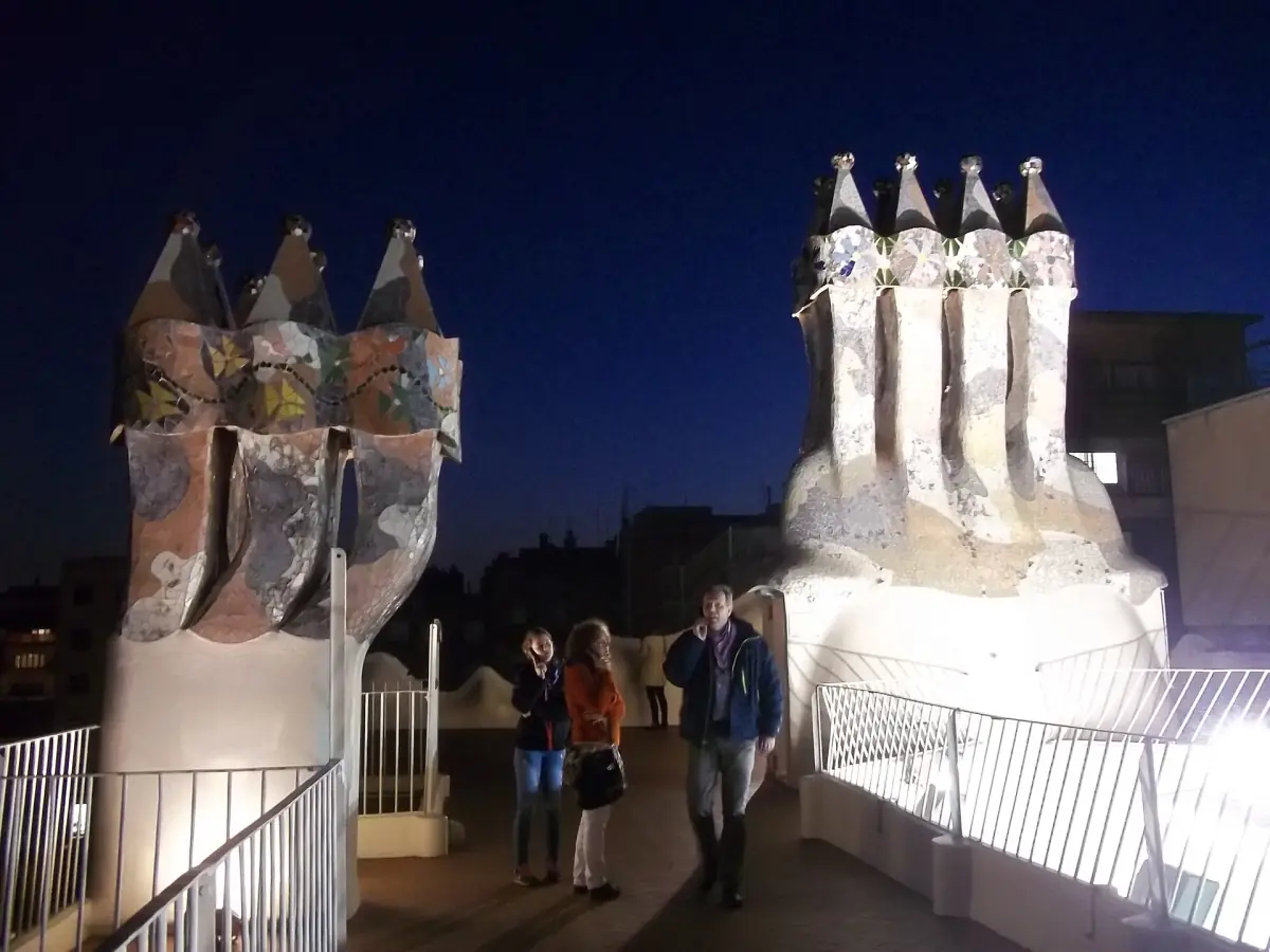 Visitors on the roof terrace in the evening